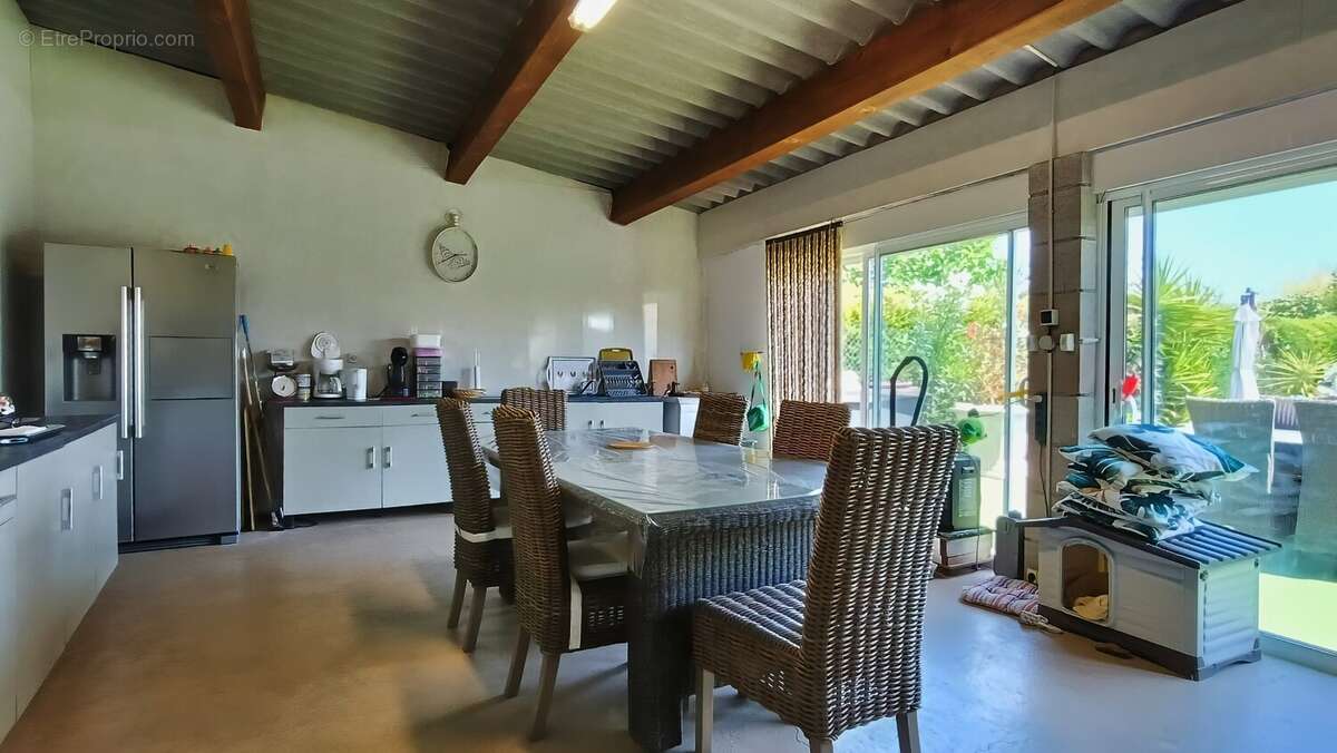 Maison à CREISSAN
