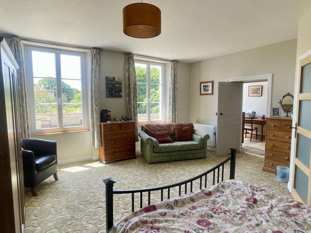 Maison à LOUBILLE