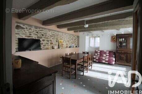 Maison 110 m² à Villefranche-De-Panat  - photo 3