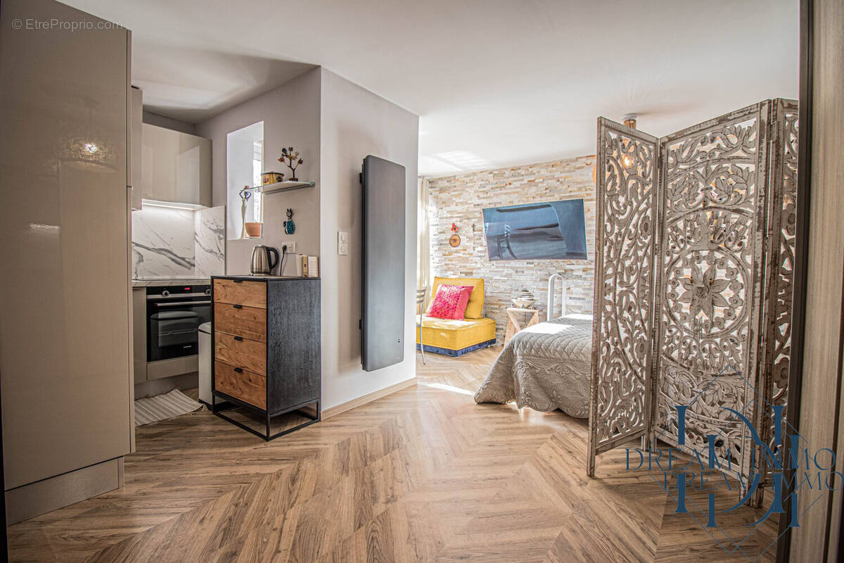 Appartement à MAUGUIO