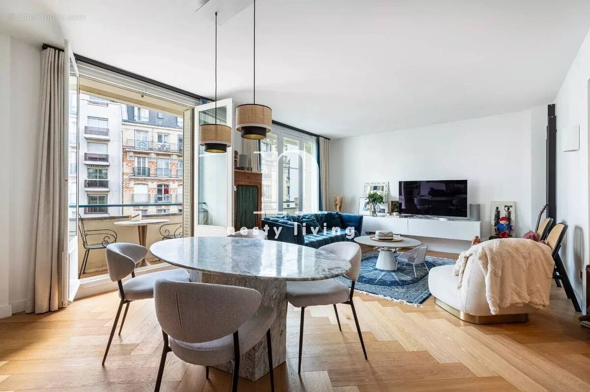 Appartement à PARIS-15E