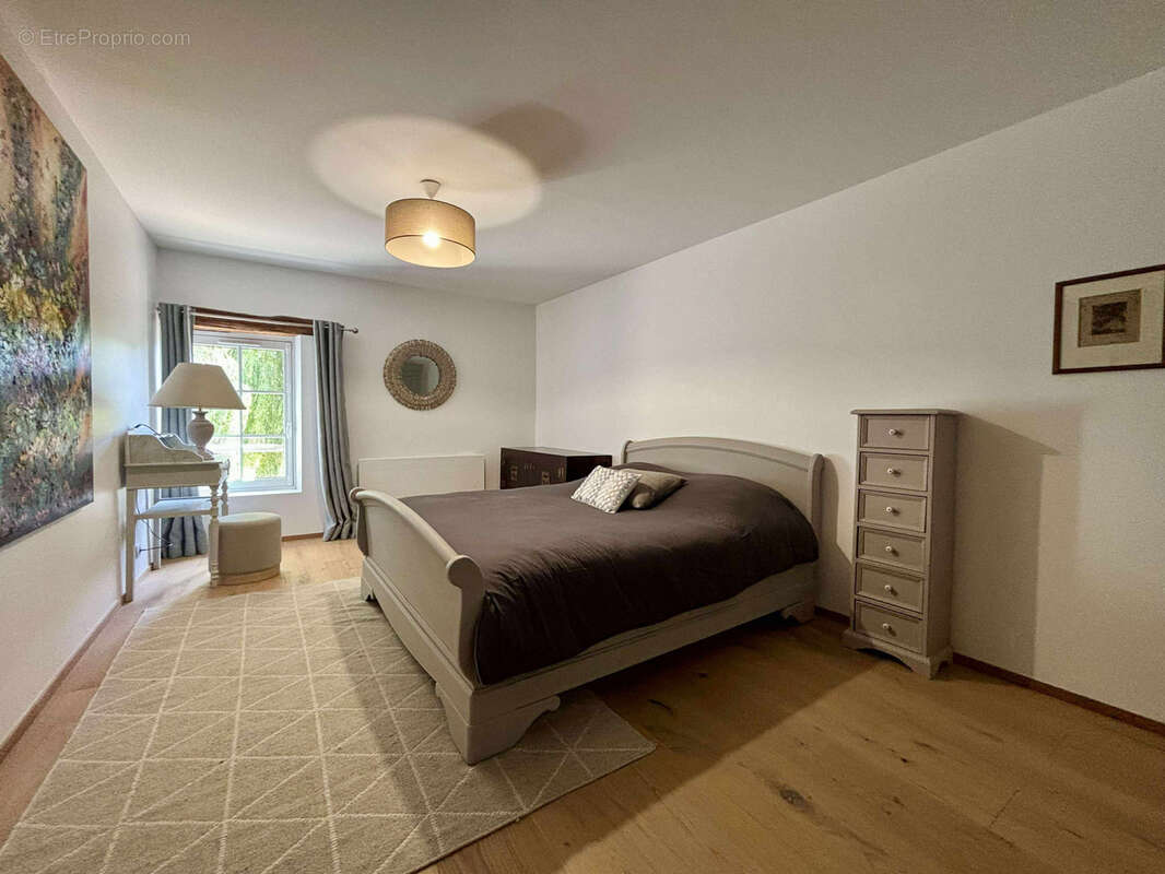 Maison à MONTREUIL-SUR-EPTE