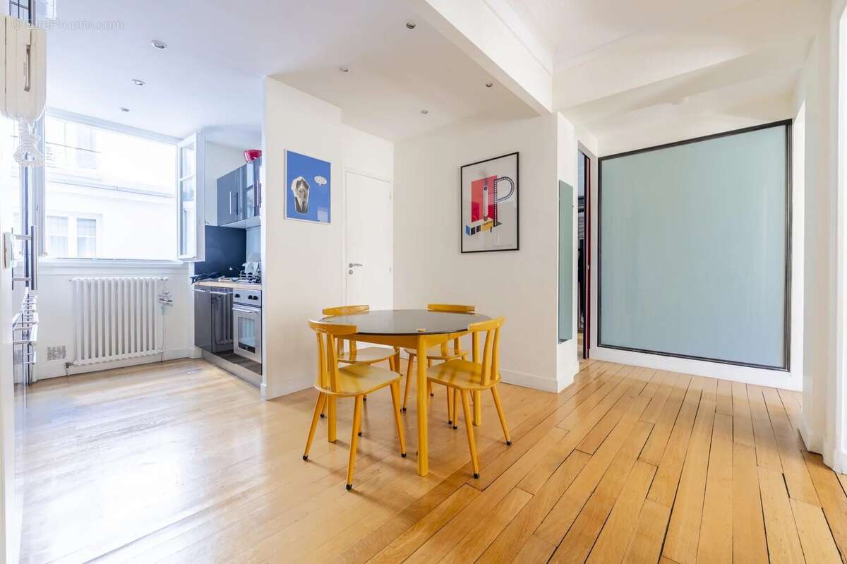 Appartement à PARIS-3E