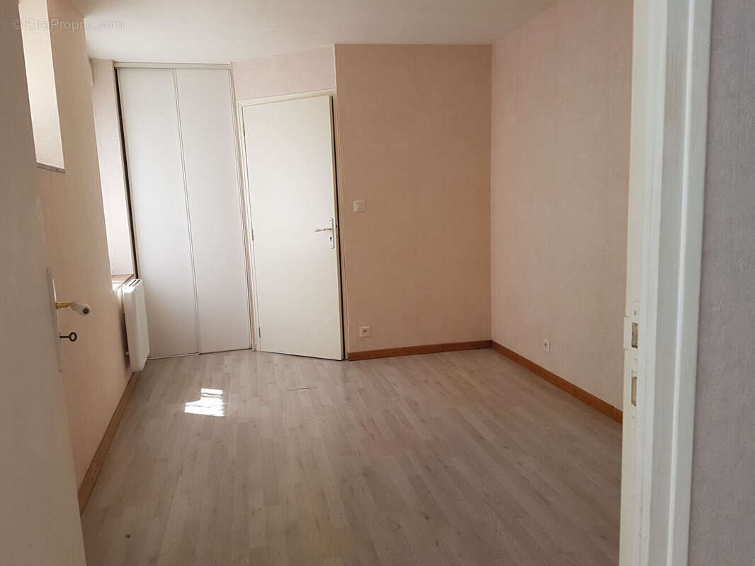 Appartement à LE LOUROUX-BECONNAIS
