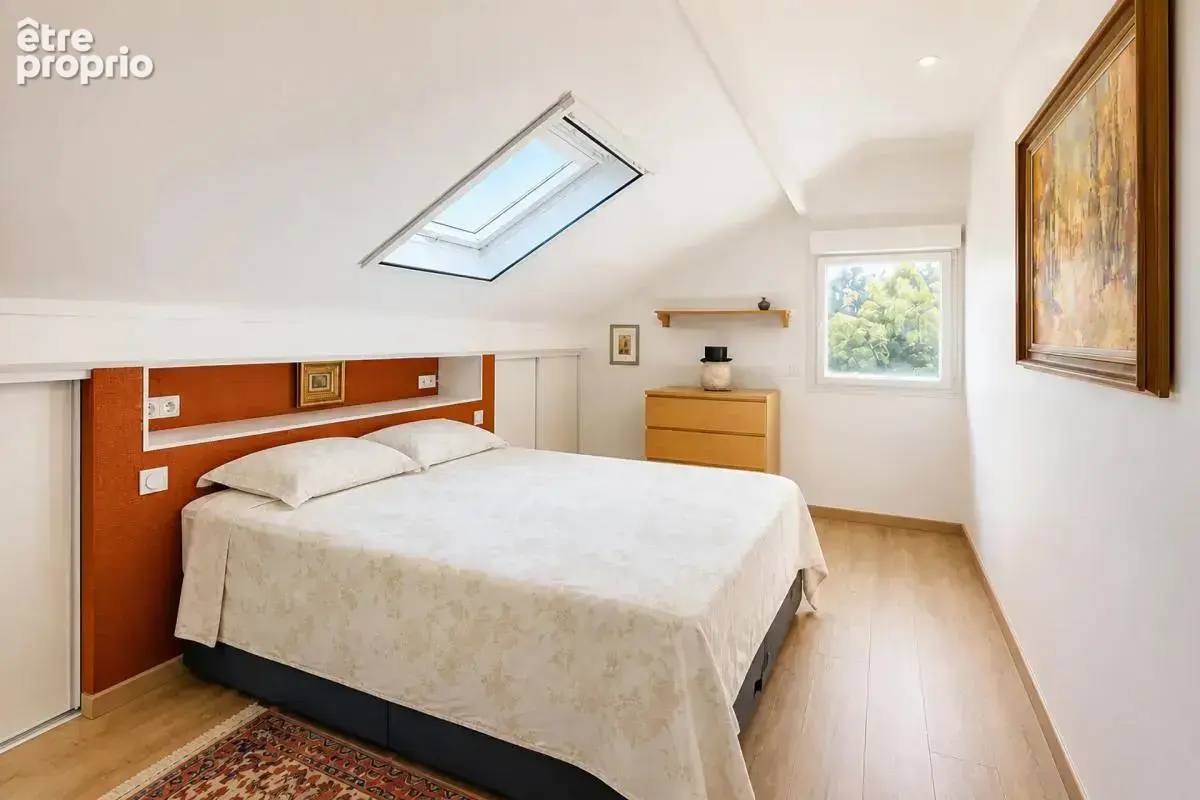 Maison entièrement rénovée de 5 pièces - 84 m2 -  Mareil-Marly - photo 6