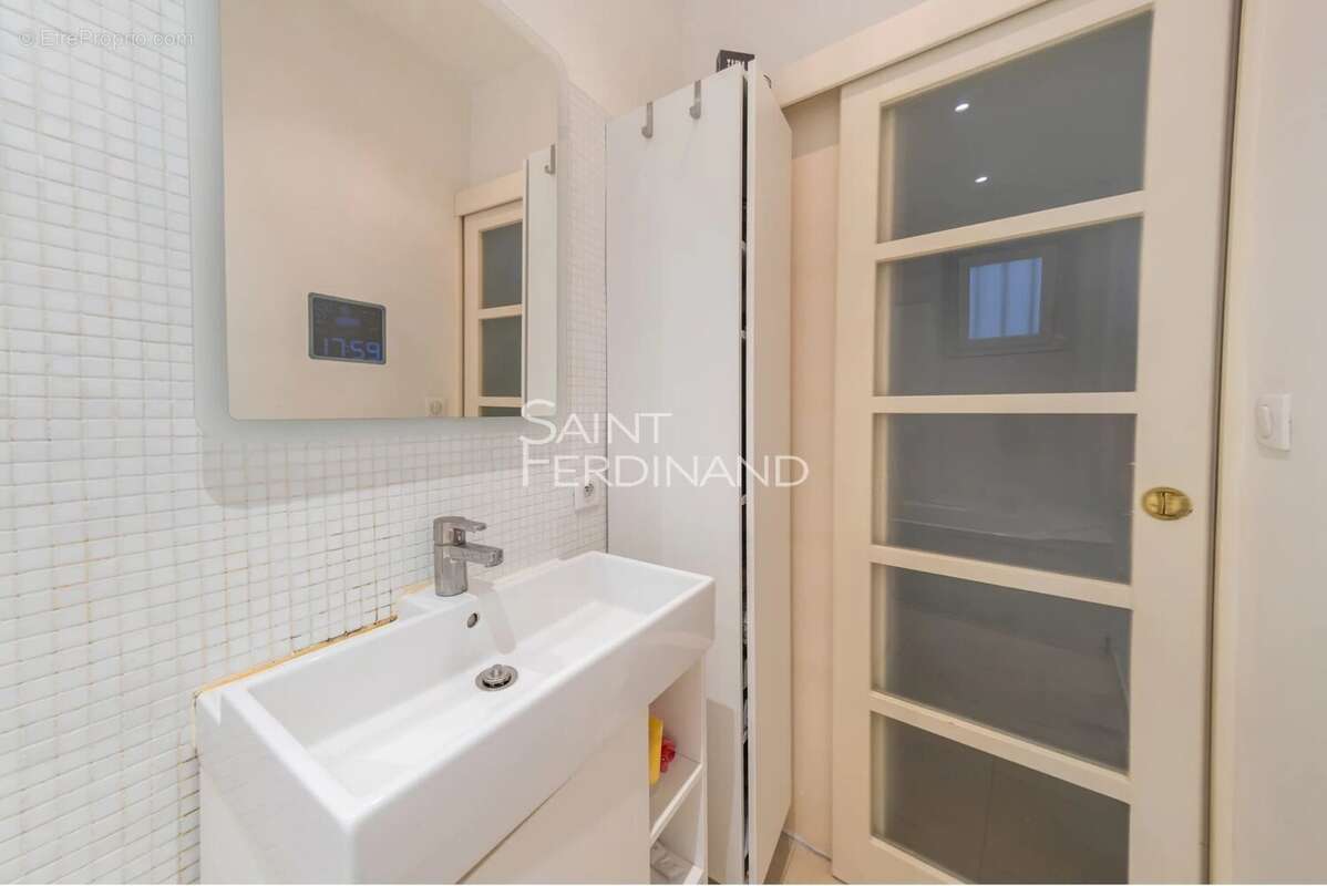 Appartement à PARIS-17E