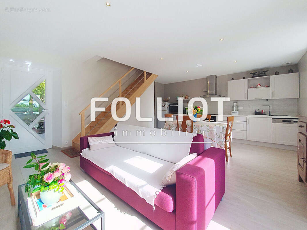 Maison à TROIS-MONTS