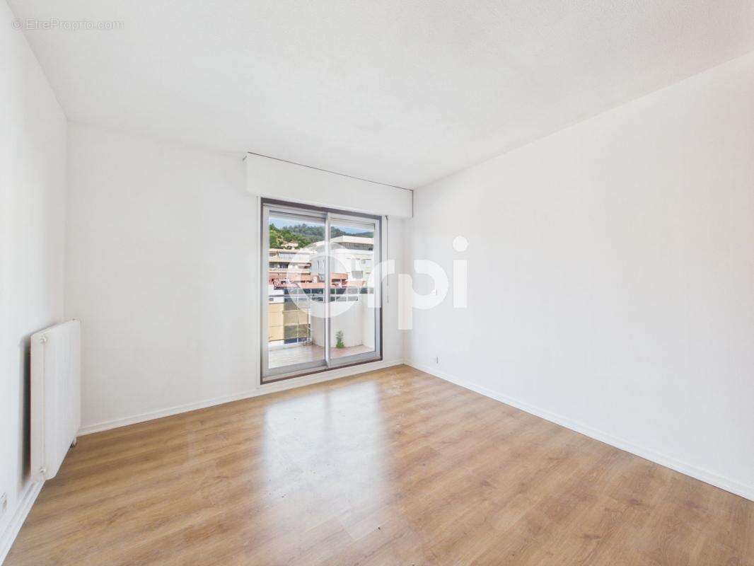 Appartement à MANDELIEU-LA-NAPOULE