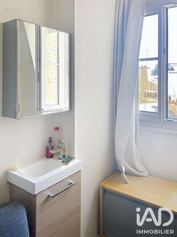 Photo 3 - Appartement à PARIS-8E