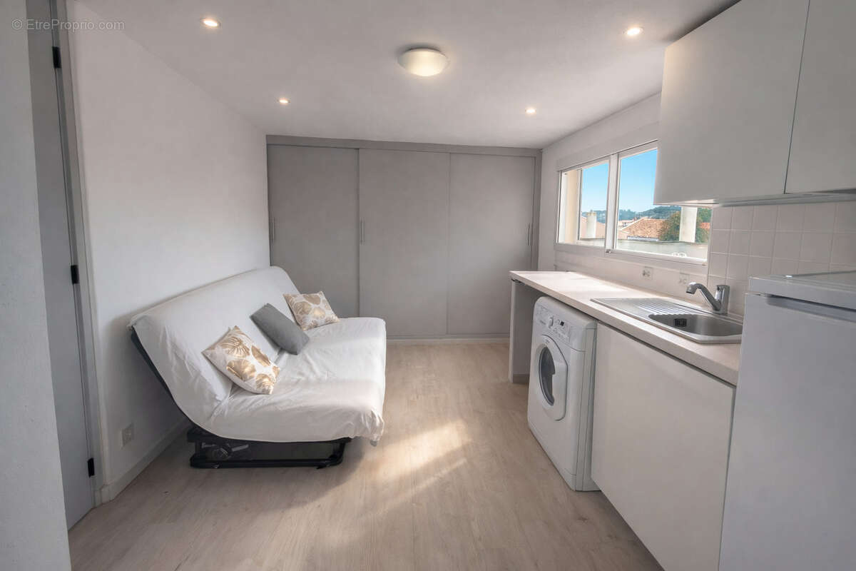 Appartement à VALLAURIS