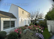 Maison à PEROY-LES-GOMBRIES