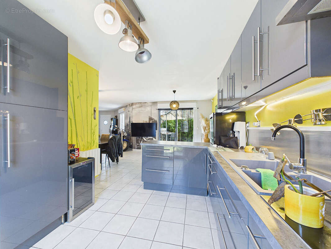 Maison à SAINT-BARTHELEMY-DE-VALS