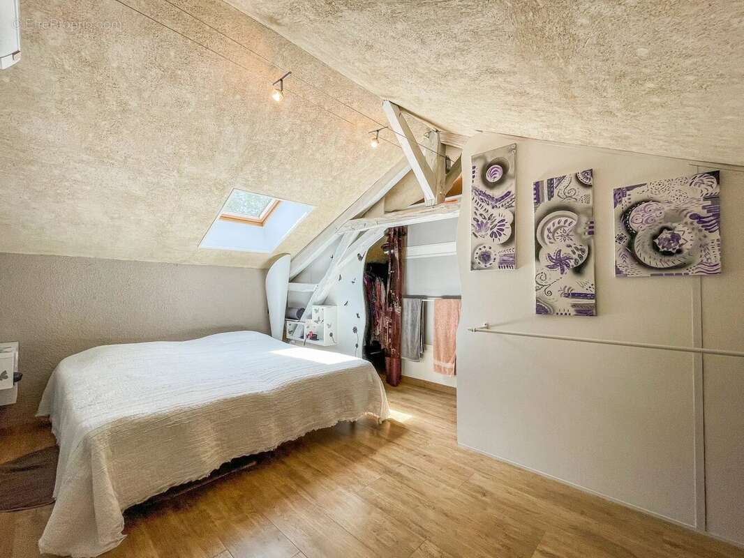 Propriété en pierre de cinq chambres avec piscine d'eau salée et oasis naturelle à Plazac. - photo 14