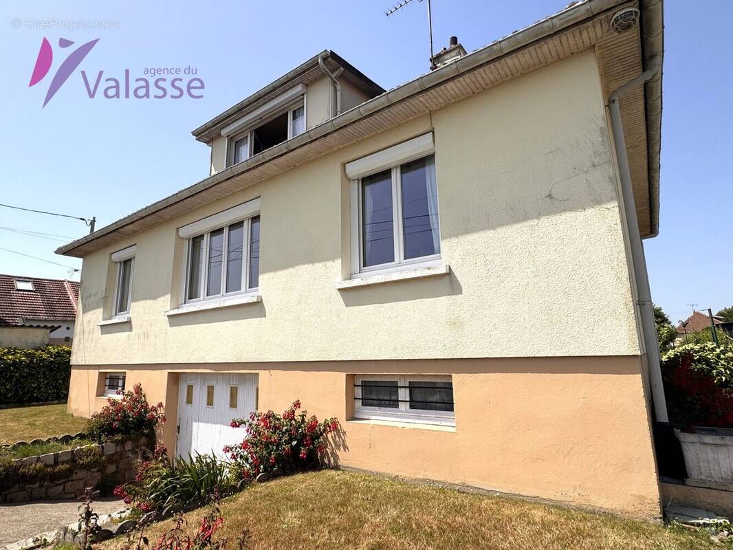 Maison à BEUZEVILLE-LA-GRENIER