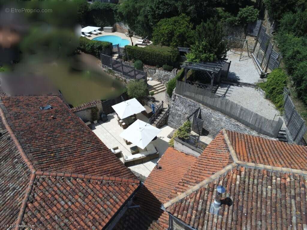 Maison à NANTEUIL-EN-VALLEE