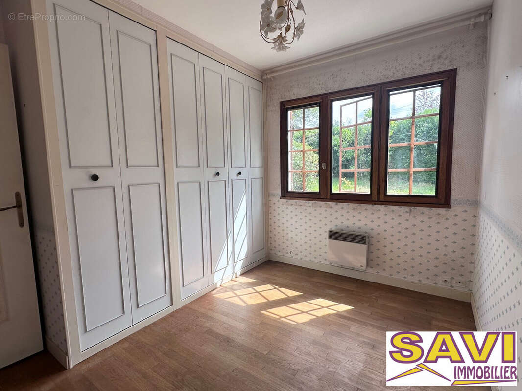 Chambre 1 - Maison à FONTENAY-SUR-LOING