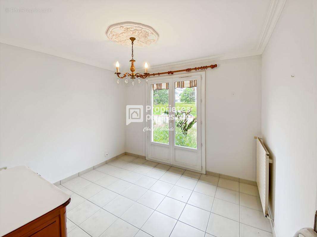 Blanquefort maison de plain-pied avec   jardin et garage possibilité 3ème chambre - photo 9