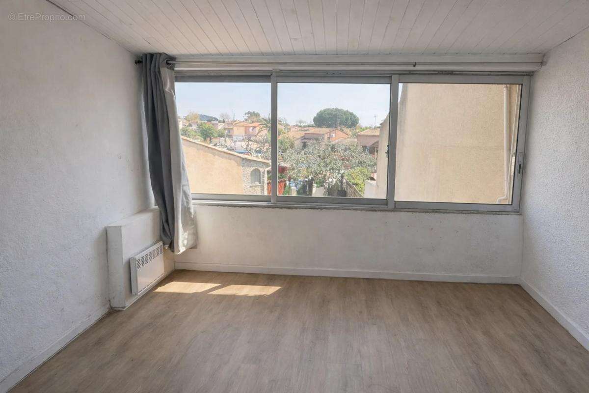 Appartement à LA LONDE-LES-MAURES