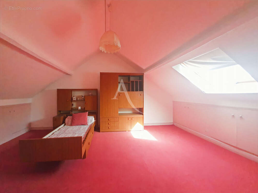 Maison à OINVILLE-SUR-MONTCIENT