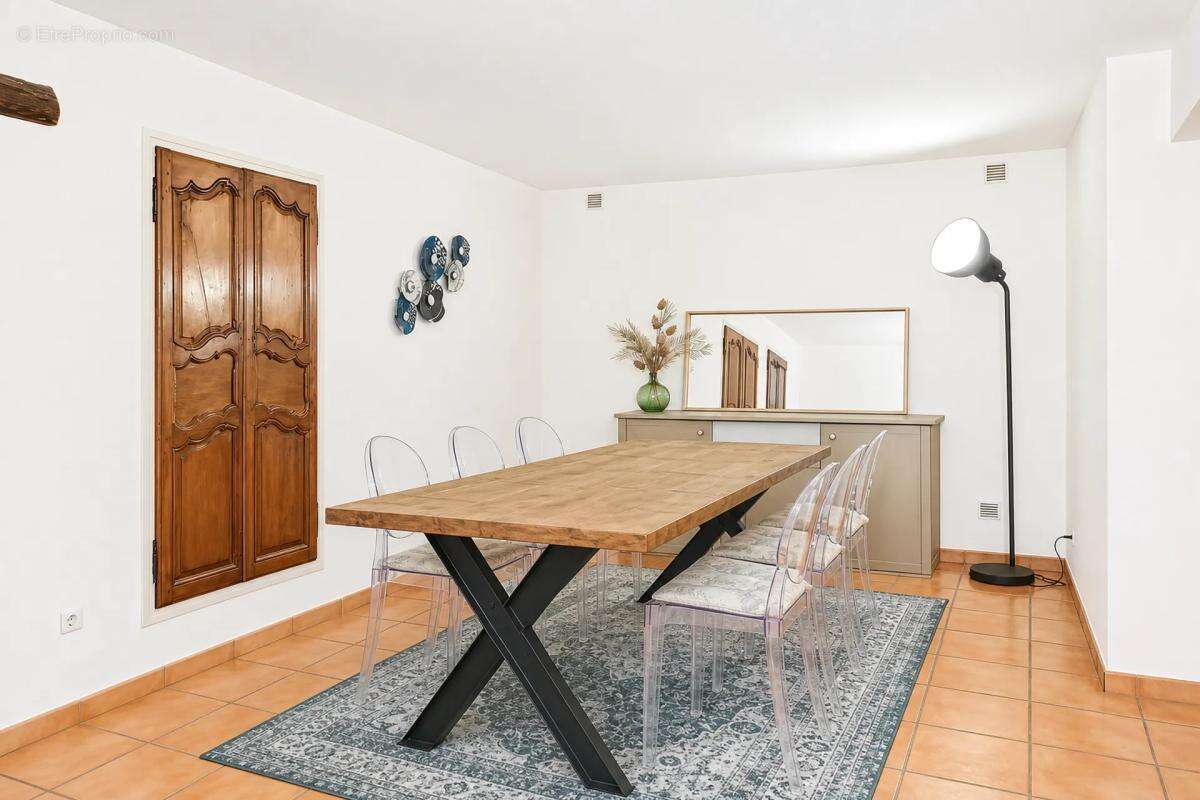 Propriété familiale avec espace bien-être et 8 600 m² de nature - photo 9