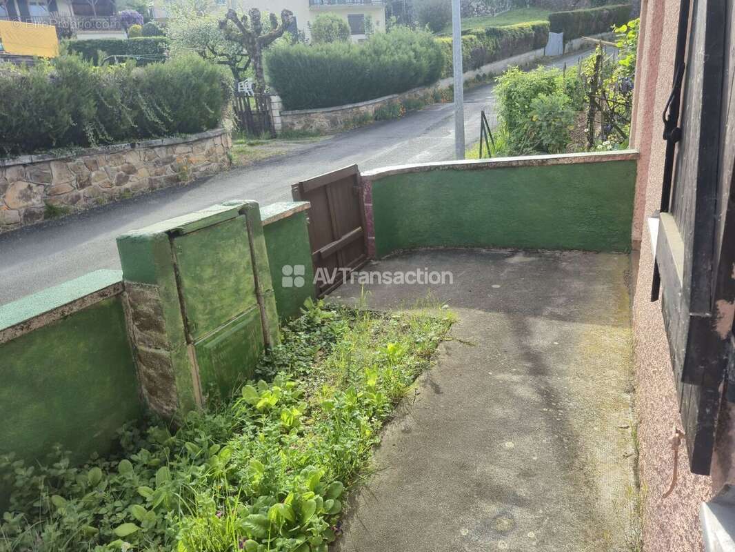 Maison à DECAZEVILLE