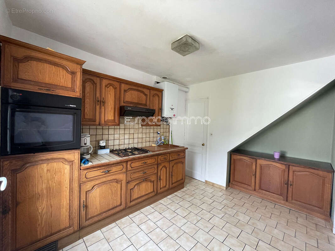 Maison - Centre ville de Malaunay - 3 chambres - Jardin & garage - photo 2