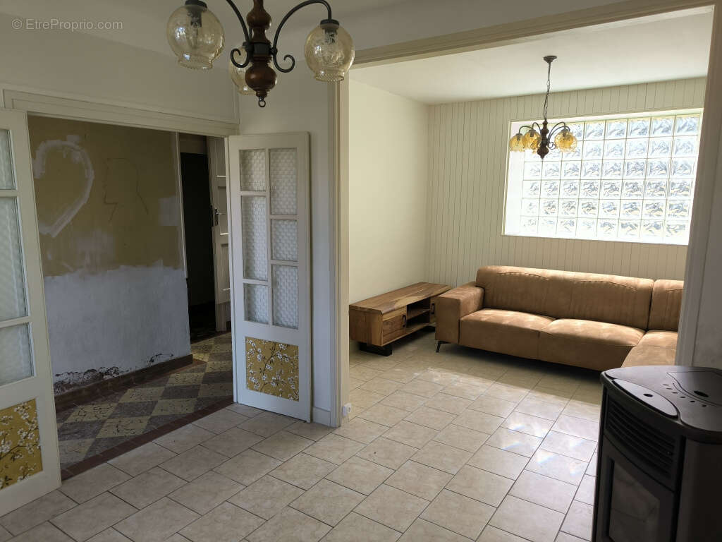 Maison à OUROUX-EN-MORVAN