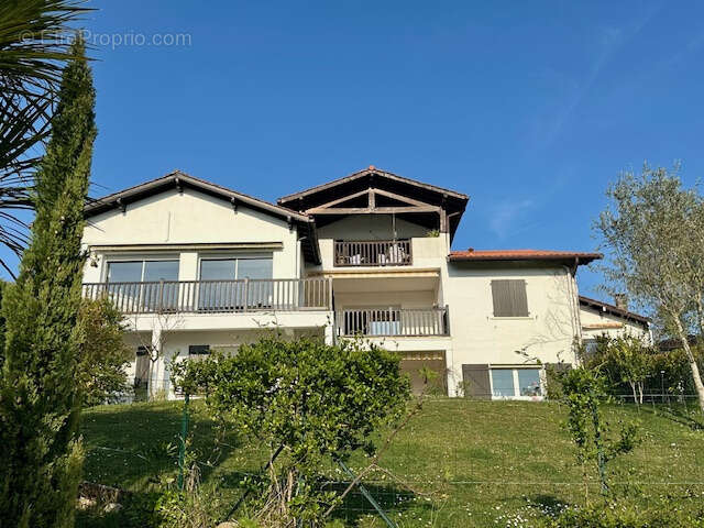 Appartement à ARBONNE