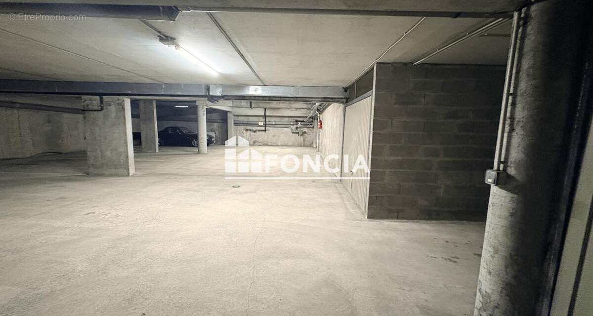 49 angers bd de strasbourg 3 emplacements de stationnements a vendre - photo 3