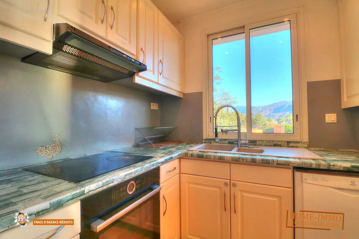 Appartement à CARROS