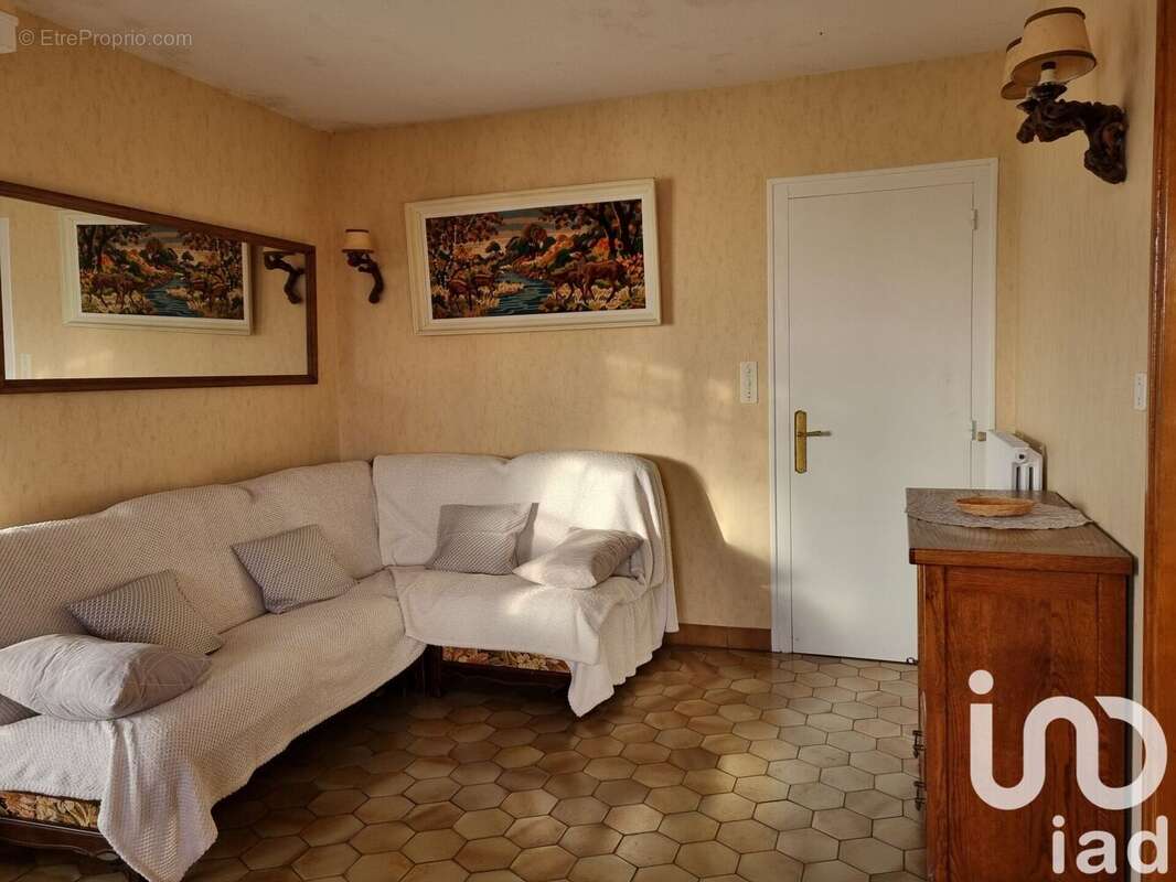 Photo 6 - Maison à YZERNAY