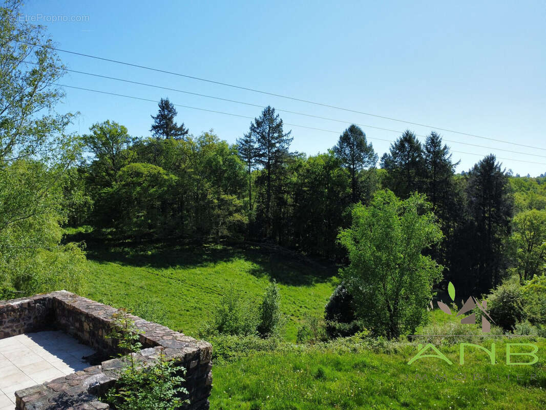 Maison à CHAMPNIERS-ET-REILHAC