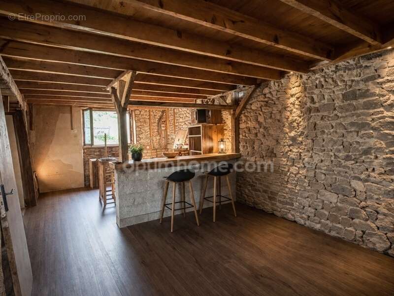 Maison à CHATEAUPONSAC
