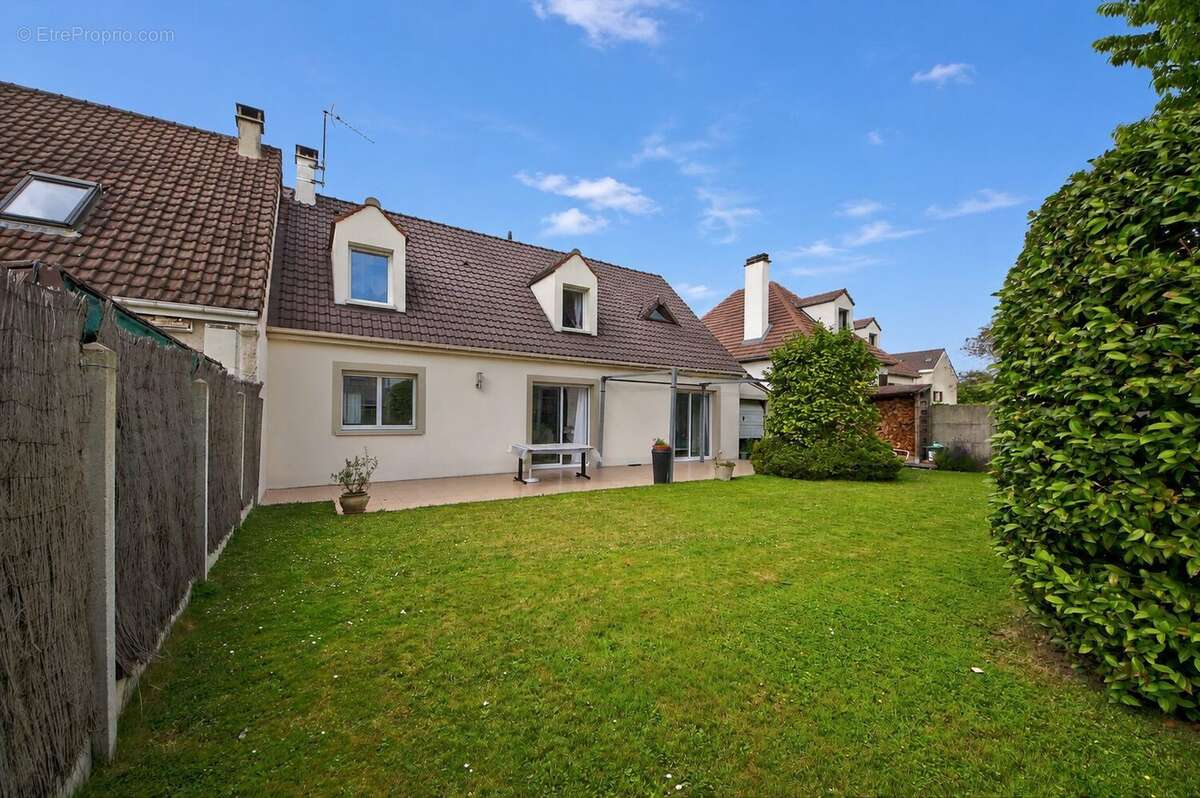 Maison à BOIS-D'ARCY