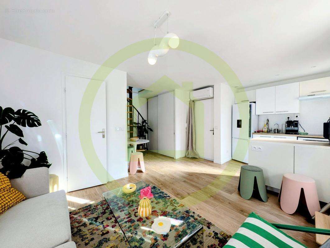 Appartement à VALLAURIS