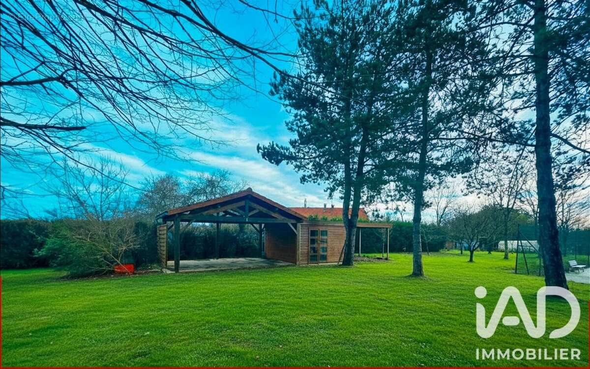 Maison 153 m² à Saint-Hilaire-Bonneval  - photo 9