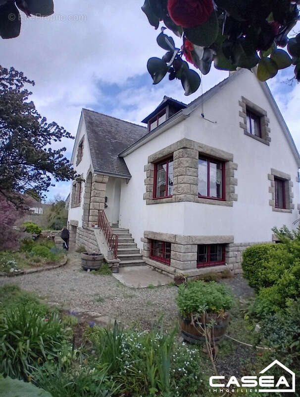 Maison à PLONEOUR-LANVERN