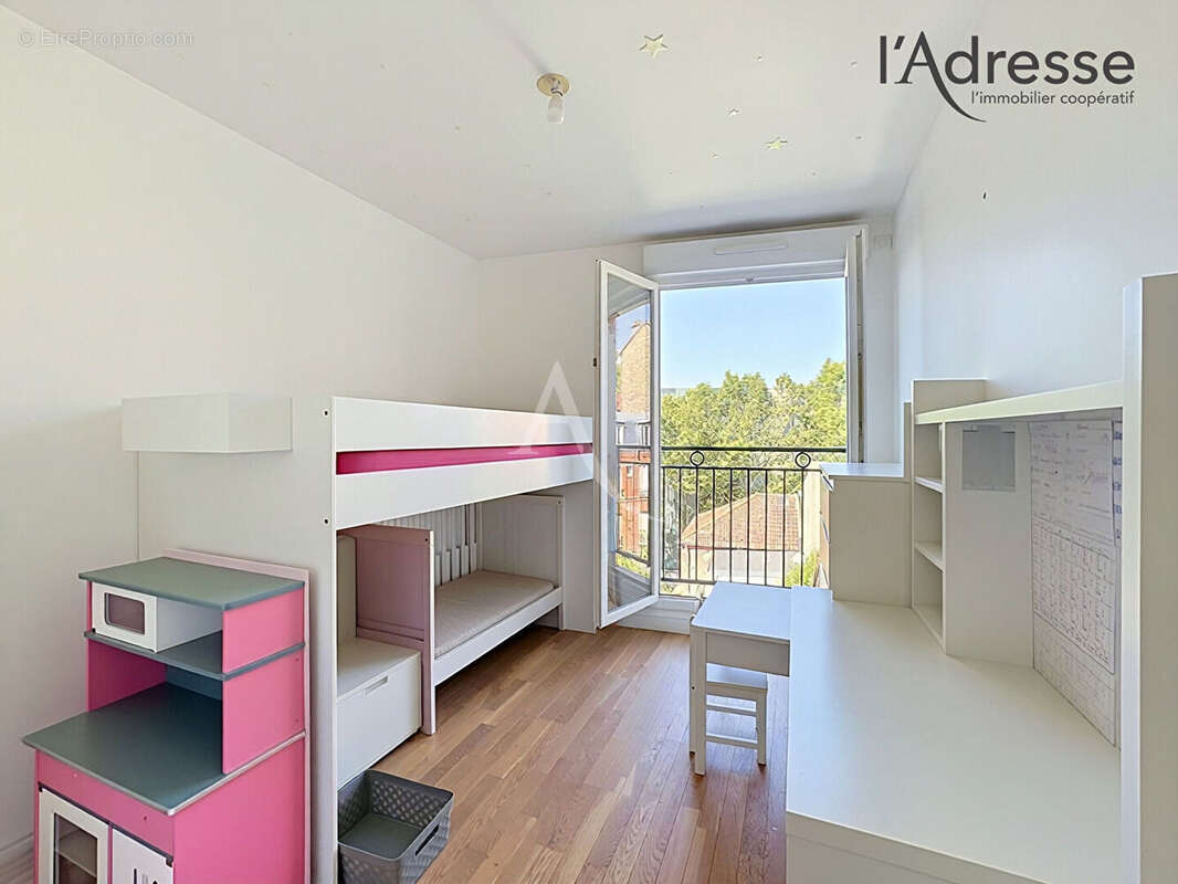 PUTEAUX/ République - Appartement 3 pièces 62m² - 1 Terrasse 16m²  - 1 Parking - 1 Cave - photo 9