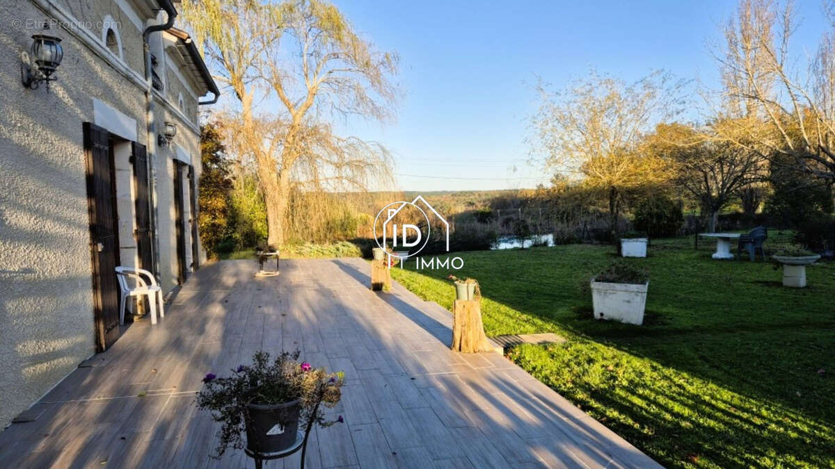 Maison, dépendances, terrain à la campagne - photo 10