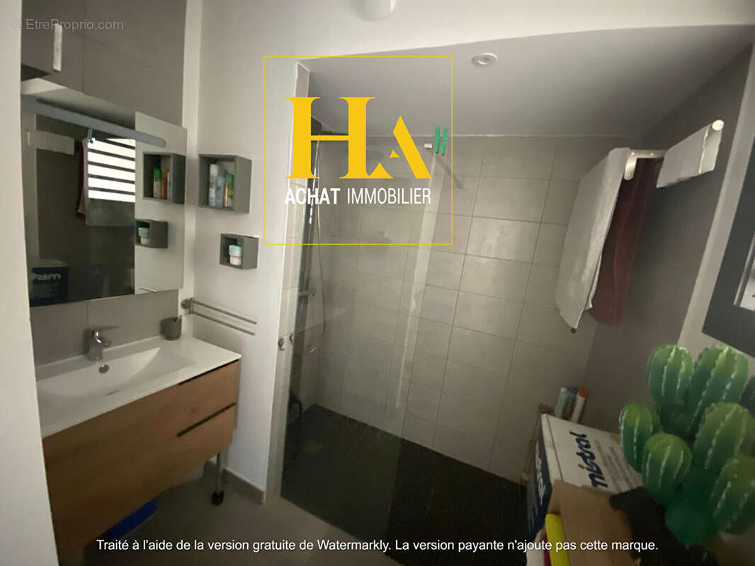 Appartement à LES TROIS-BASSINS