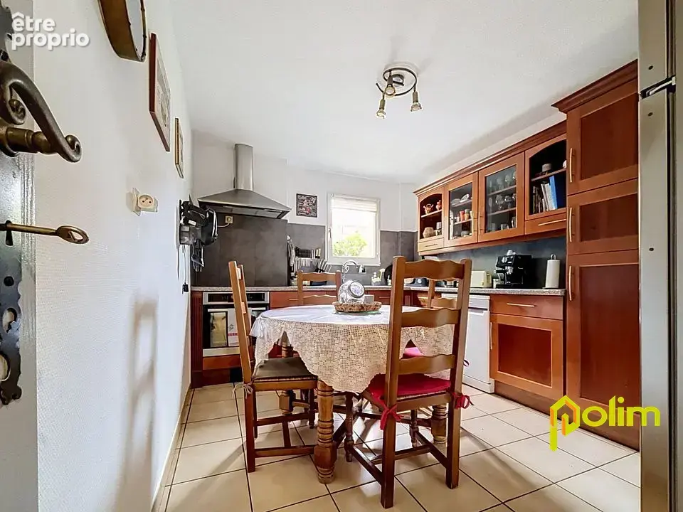 maison de ville F5 avec terrasse en parfait état - photo 2