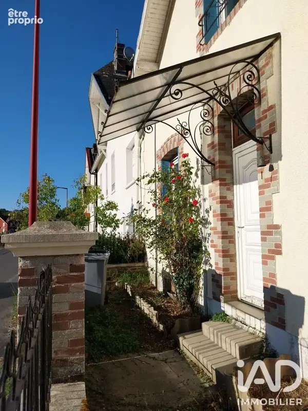 Photo 1 - Maison à SAINT-VICTURNIEN