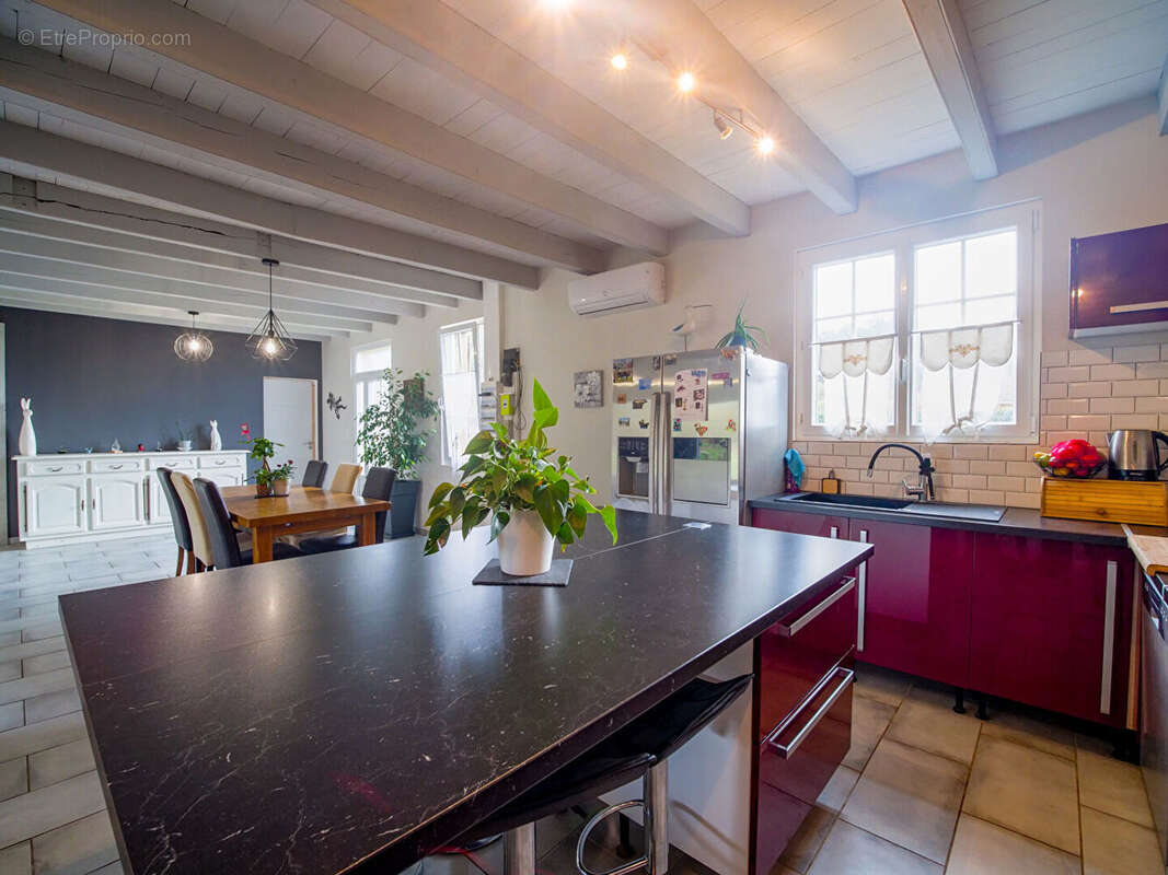 Maison à SAINTE-EULALIE-EN-BORN