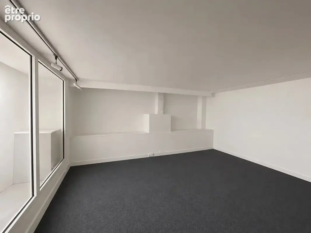 Local Commercial - photo 7