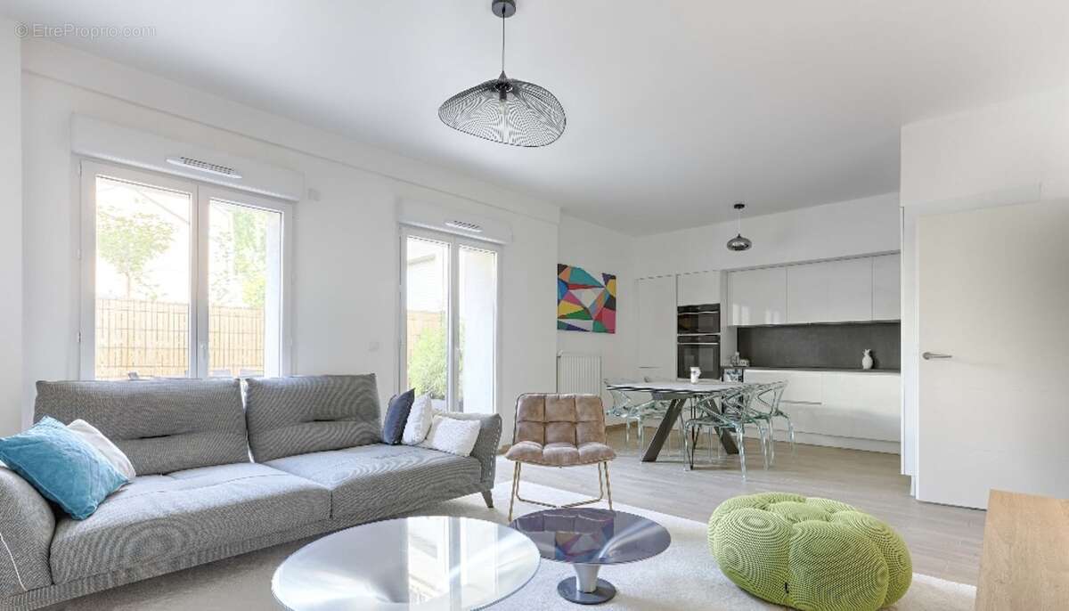 Appartement à LA GARENNE-COLOMBES