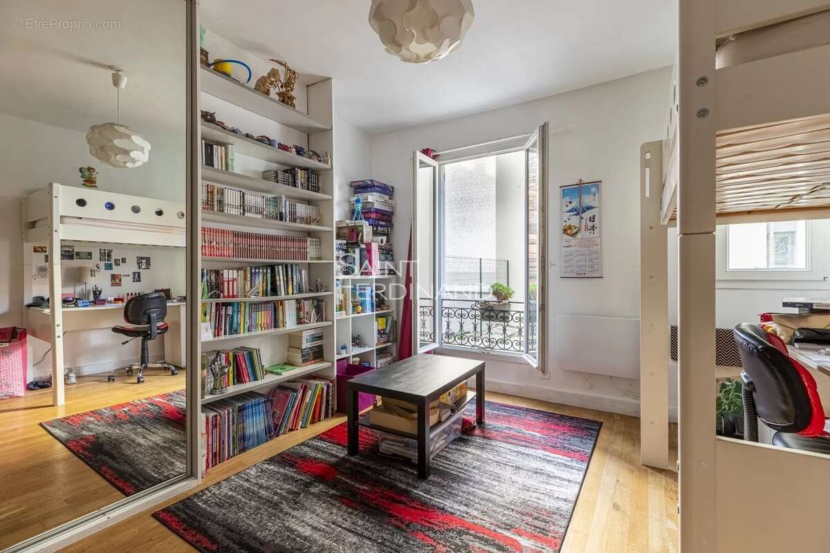 Appartement à PARIS-17E