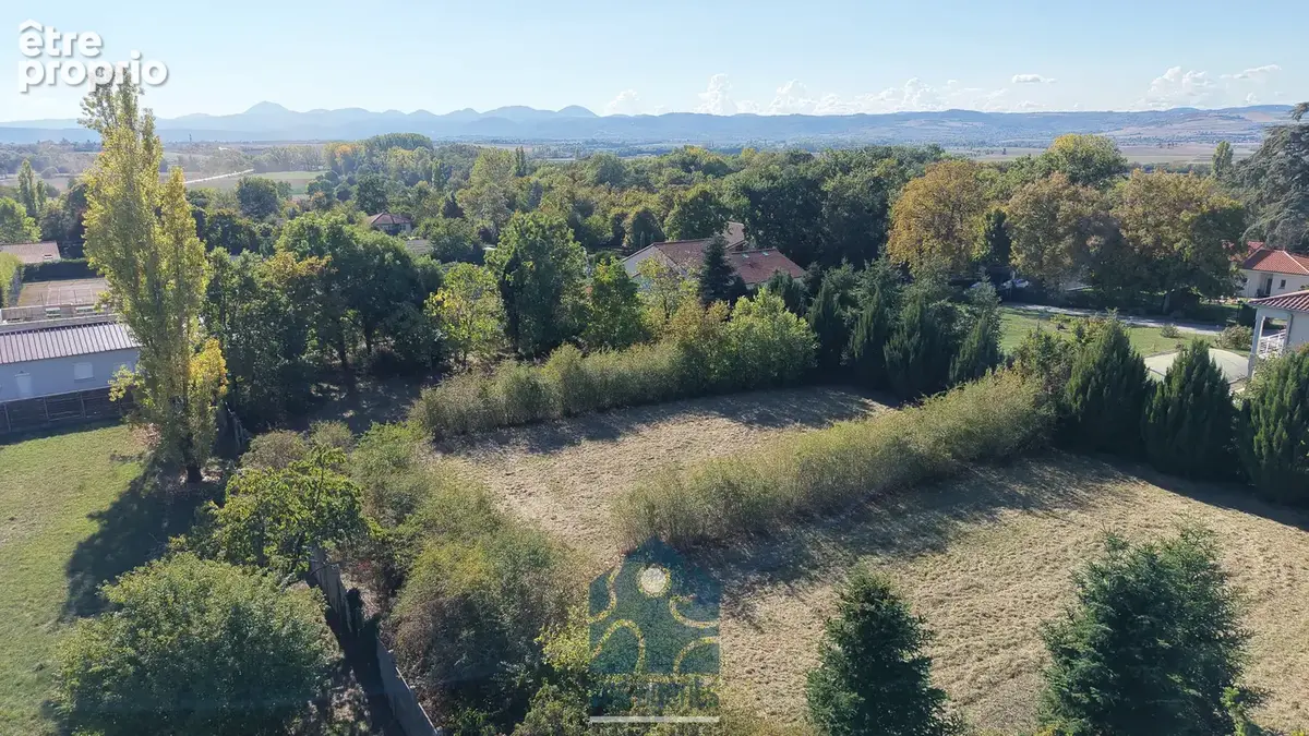 Terrain constructible de 3192m2 - photo 3