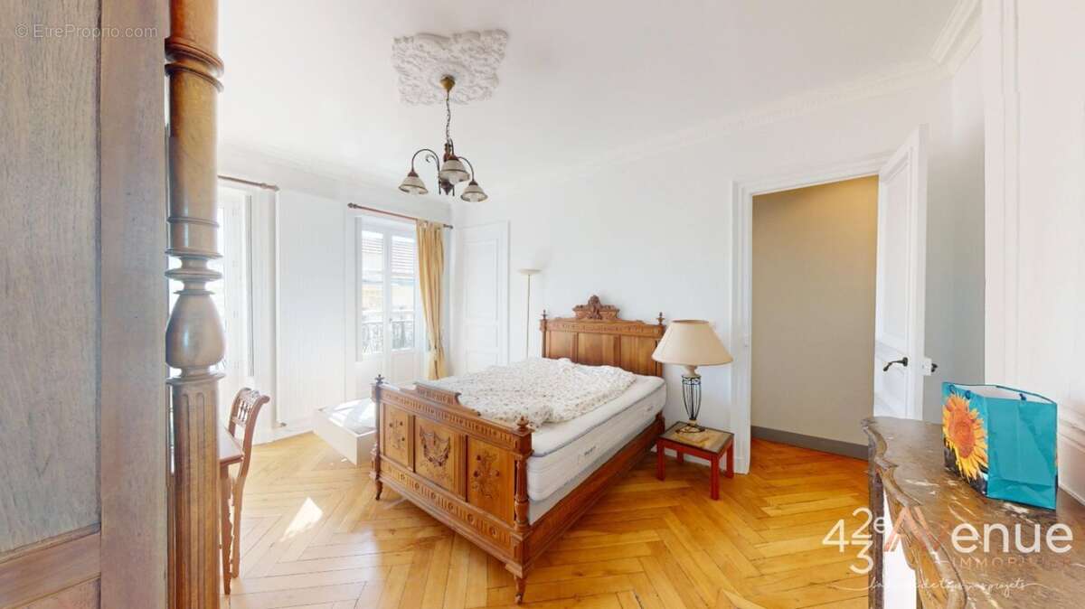 Appartement à SAINT-ETIENNE