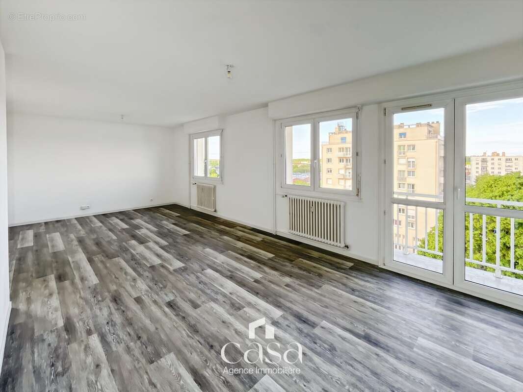 Appartement à MONDEVILLE