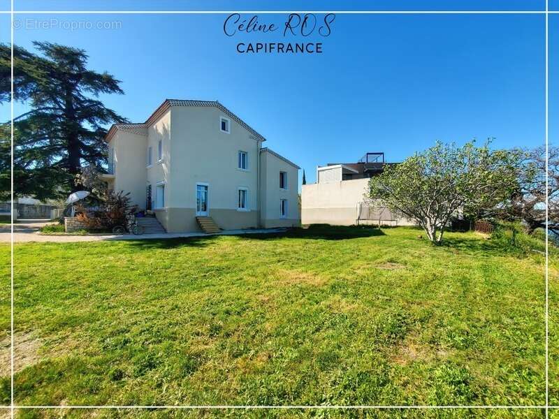 Vue panoramique en première ligne sur l'Étang de l'Olivier – Demeure de caractère avec exceptionnel potentiel de valorisation - photo 4